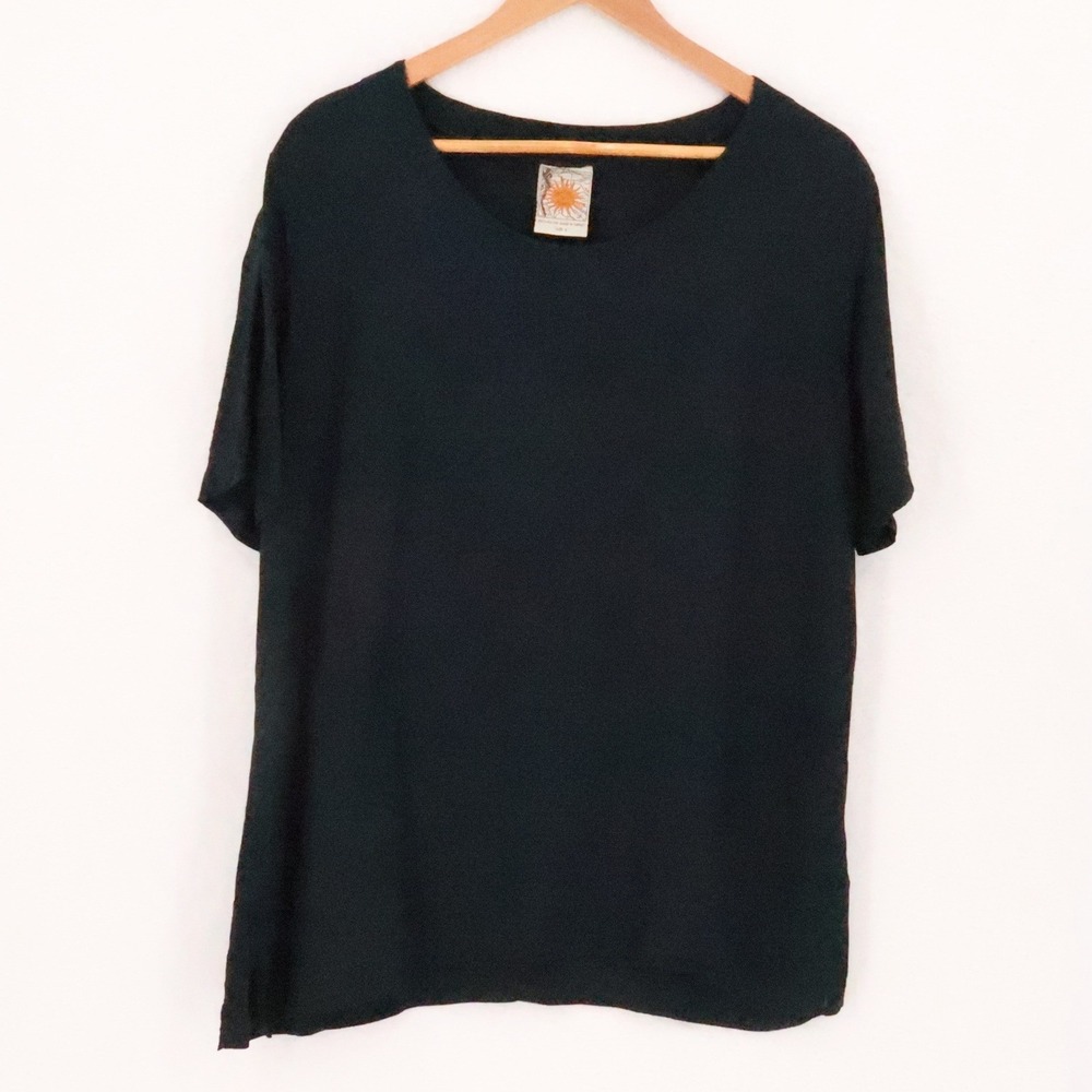 Chicos Vintage 90s Minimalist Top Womens Size 2 US L Black Short Sleeve Office